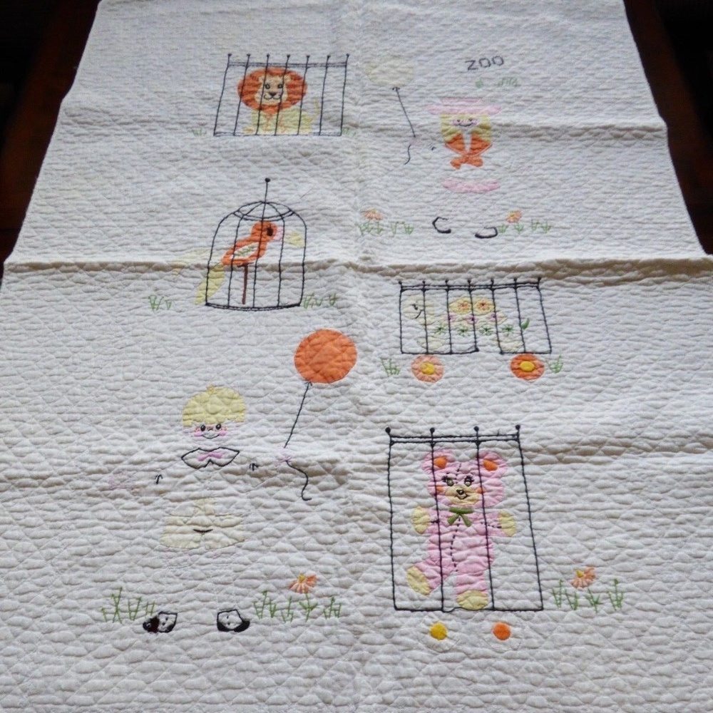 VTG Nursery Quilt Baby Child White Stitched appliqué Embroidery Zoo 36" x 54"